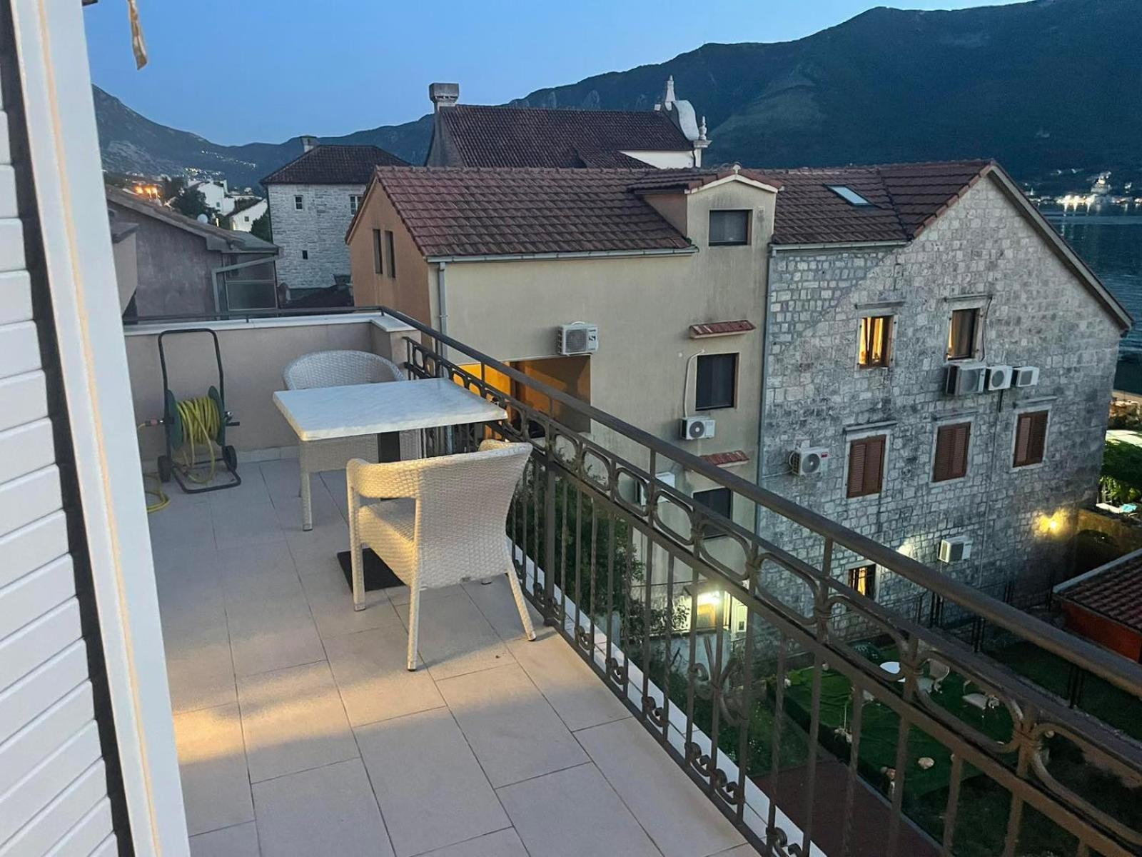 Apartmani Bobo Котор Екстер'єр фото